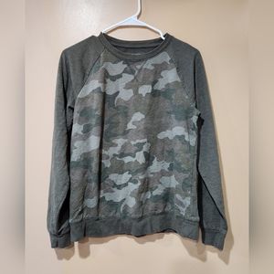 4/$15 Sonoma medium camo front crew neck sweatshirt